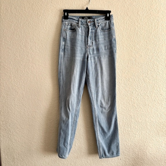 Hollister Ultra High Rise Mom jean Size 0 - Picture 1 of 8